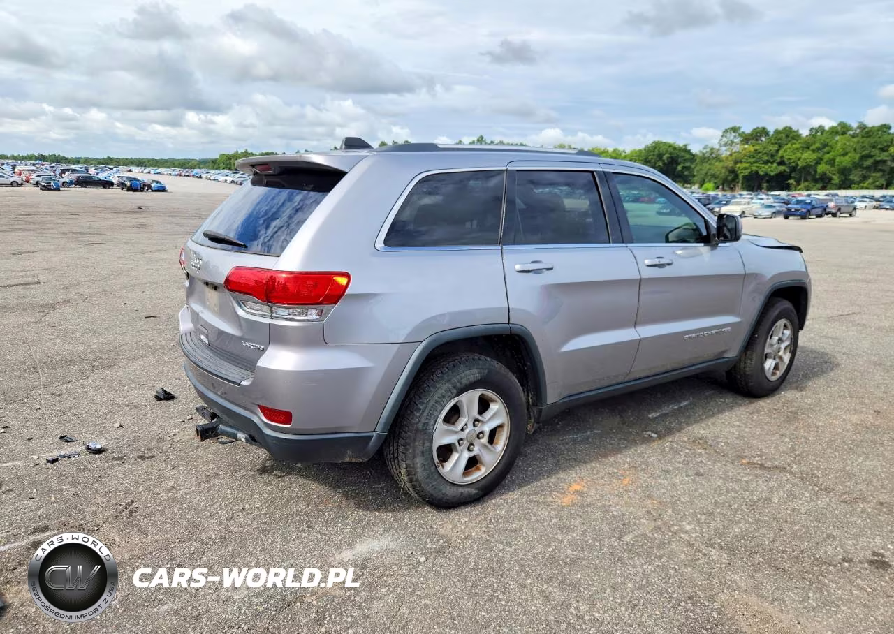 2015 Jeep Grand Cherokee Laredo VIN:1C4RJEAG7FC700439 - 3