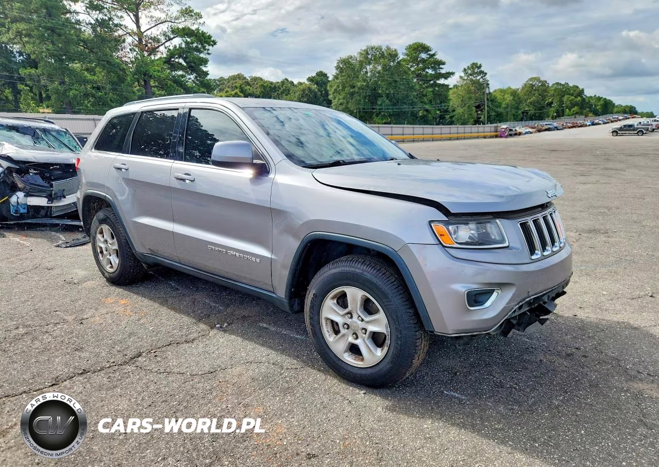 2015 Jeep Grand Cherokee Laredo VIN:1C4RJEAG7FC700439 - 4