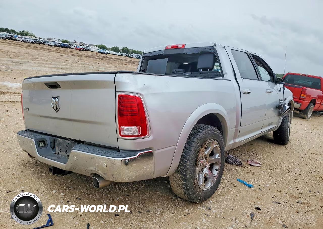 2014 Ram 1500 Laramie VIN:1C6RR6NM4ES370396 - 3