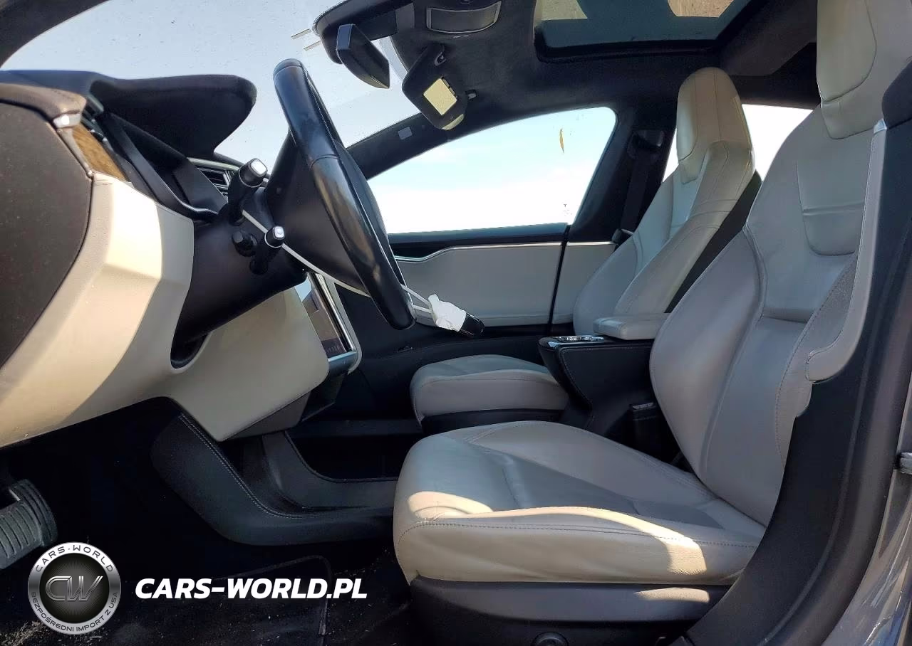 2014 Tesla Model S VIN:5YJSA1H29EFP65282 - 7