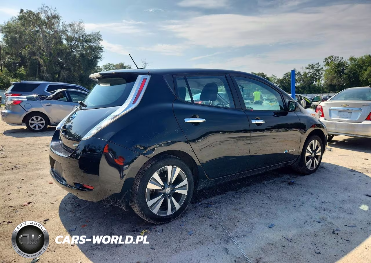 2015 Nissan Leaf S VIN:1N4AZ0CPXFC330826 - 3