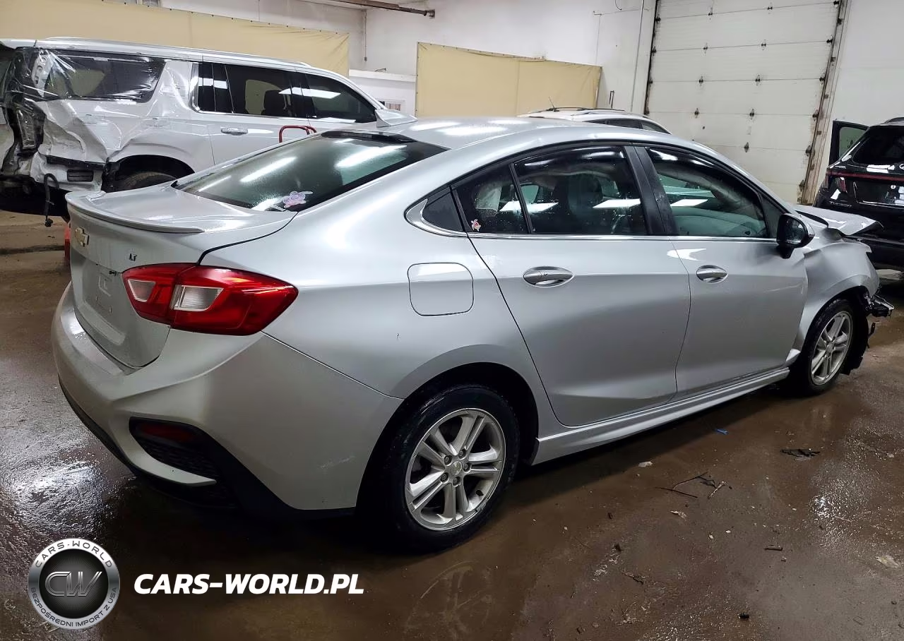 2017 Chevrolet Cruze Lt VIN:1G1BD5SMXH7246656 - 3