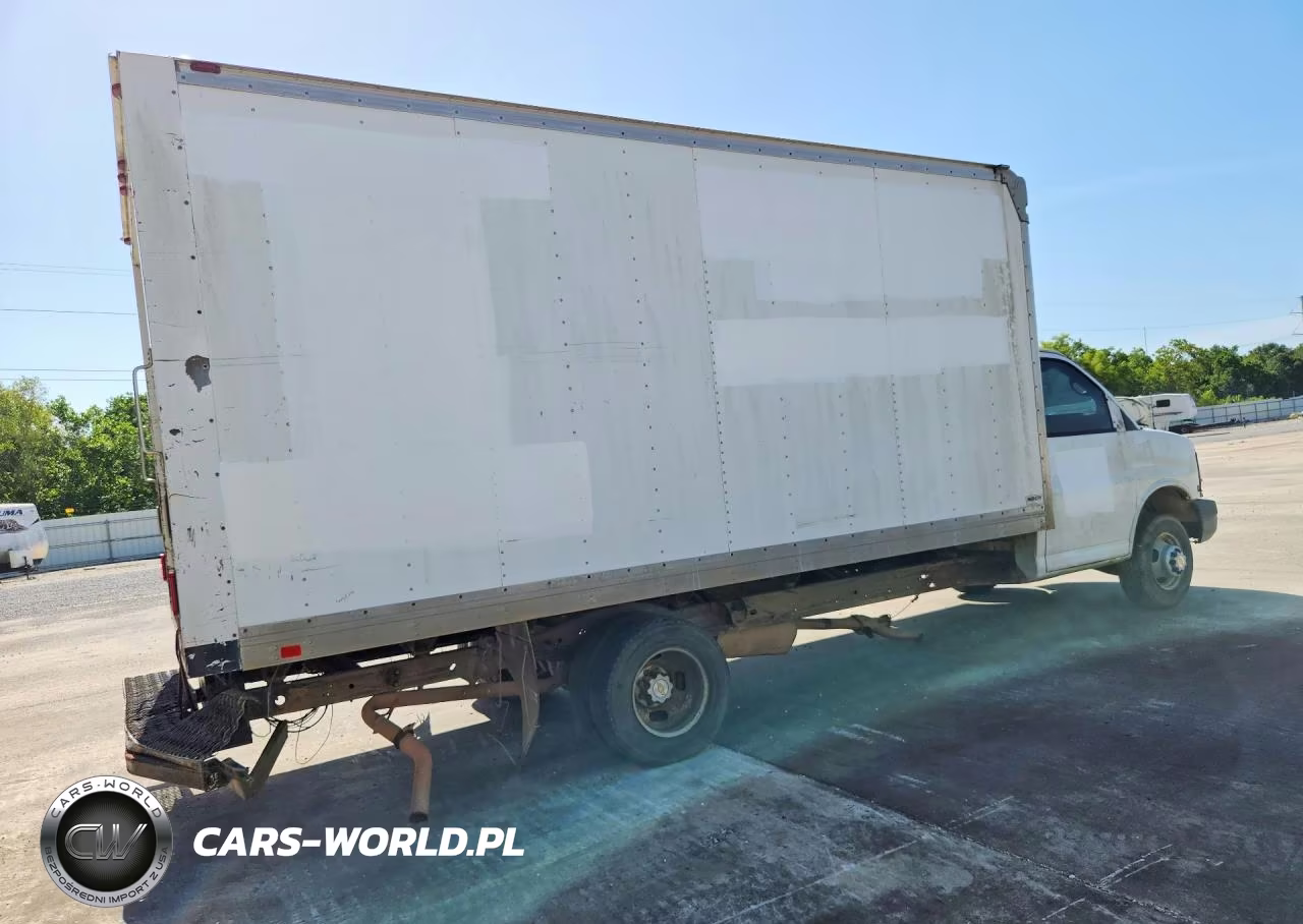 2015 Chevrolet Express Box Truck VIN:1GB3G4CG4F1260319 - 3