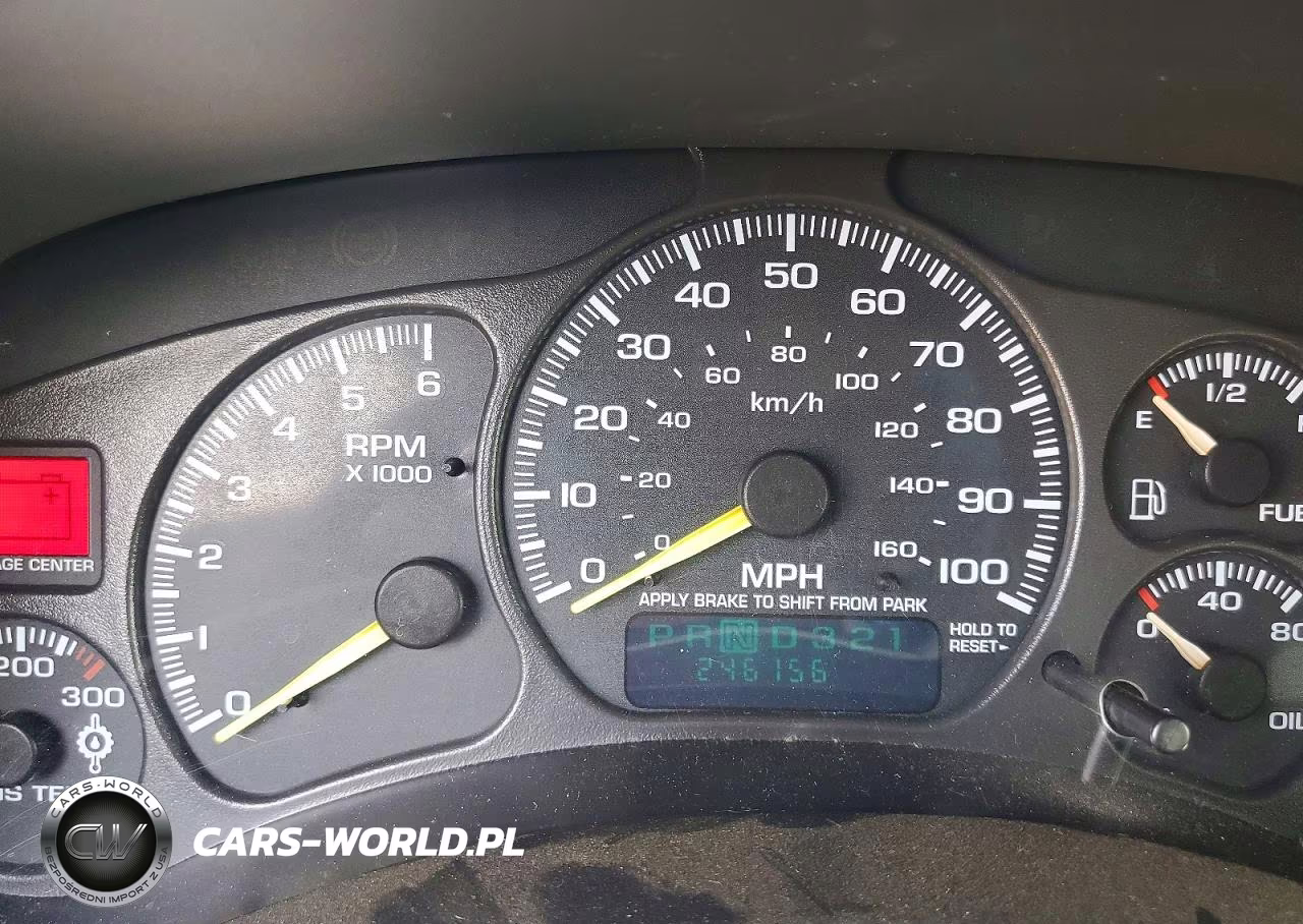 2001 Chevrolet Suburban K2500 VIN:3GNGK26U31G162661 - 9