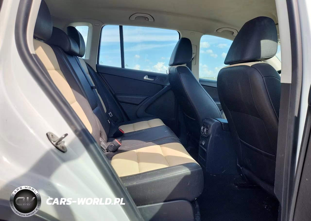 2016 Volkswagen Tiguan S VIN:WVGAV7AX0GW541420 - 11