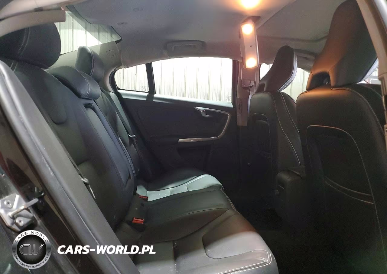 2018 Volvo S60 Dynamic VIN:YV140MTL0J2455932 - 10