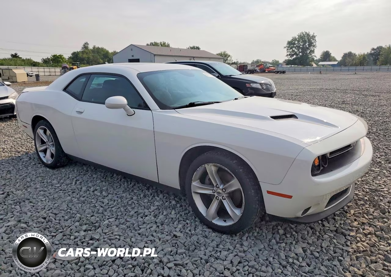 2016 Dodge Challenger Sxt VIN:2C3CDZAG9GH257136 - 4