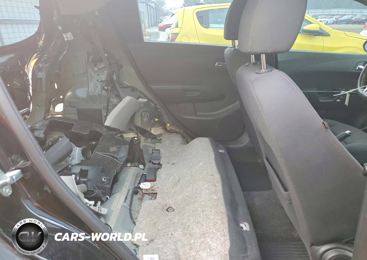 2019 Chevrolet Sonic Lt VIN:1G1JC6SB2K4121002 - 10