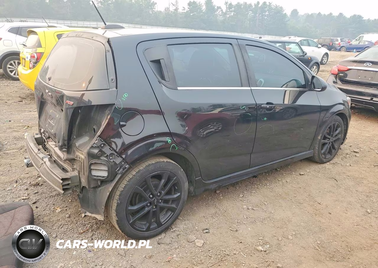 2019 Chevrolet Sonic Lt VIN:1G1JC6SB2K4121002 - 3
