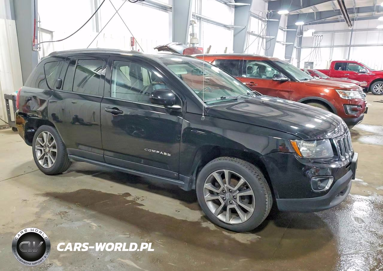 2016 Jeep Compass Latitude VIN:1C4NJDEB2GD674111 - 4