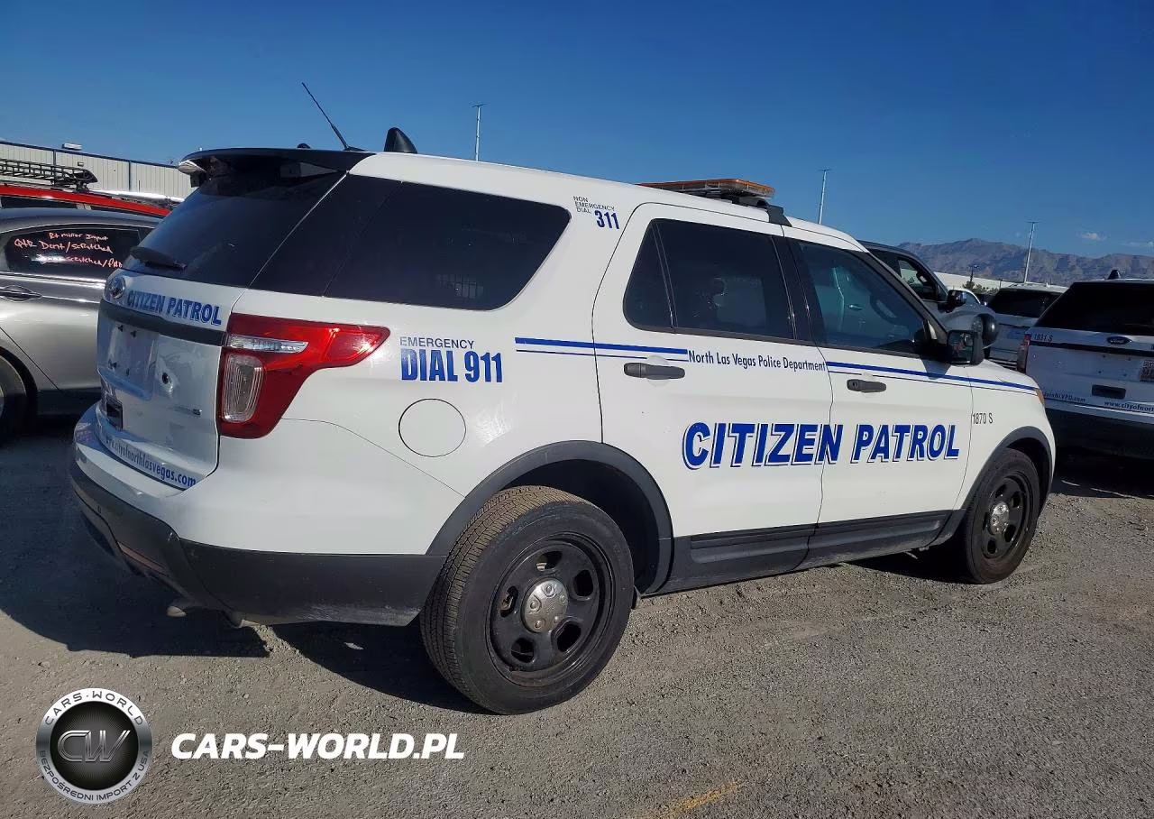 2014 Ford Explorer Police Interceptor VIN:1FM5K8AR3EGA75913 - 3