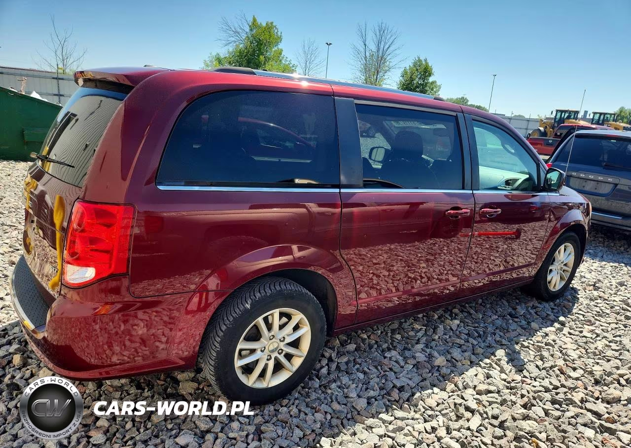 2018 Dodge Grand Caravan Sxt VIN:2C4RDGCG1JR156312 - 3