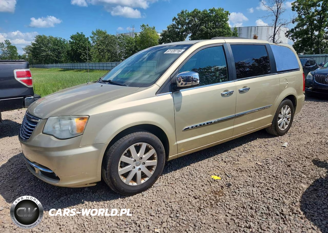 2012 Chrysler Town & Country Touring L