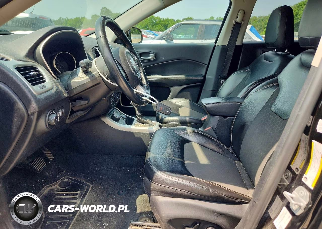 2018 Jeep Compass Latitude VIN:3C4NJDBBXJT155183 - 7