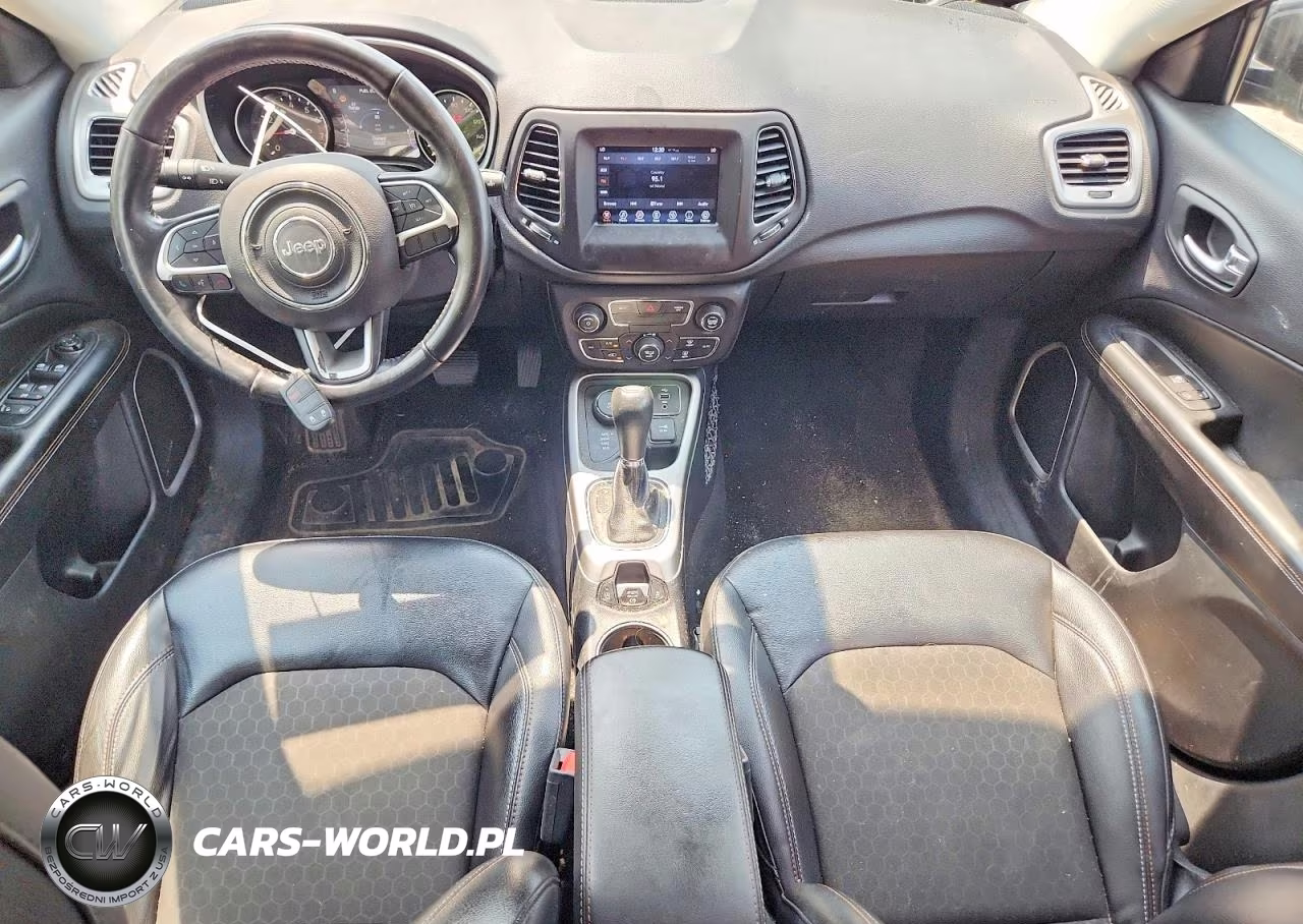 2018 Jeep Compass Latitude VIN:3C4NJDBBXJT155183 - 8