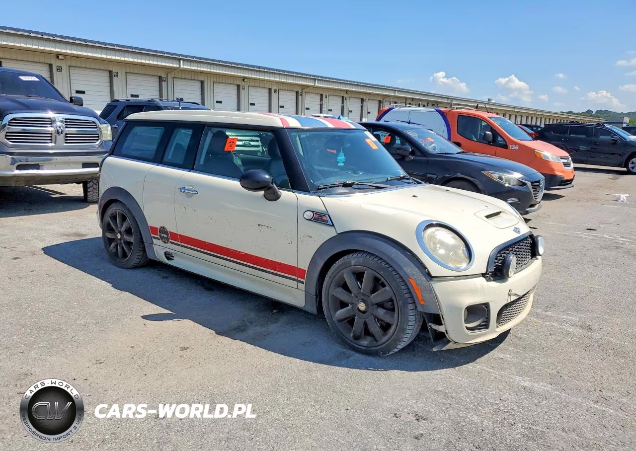 2010 Mini Cooper S Clubman VIN:WMWMM3C52ATP76240 - 4