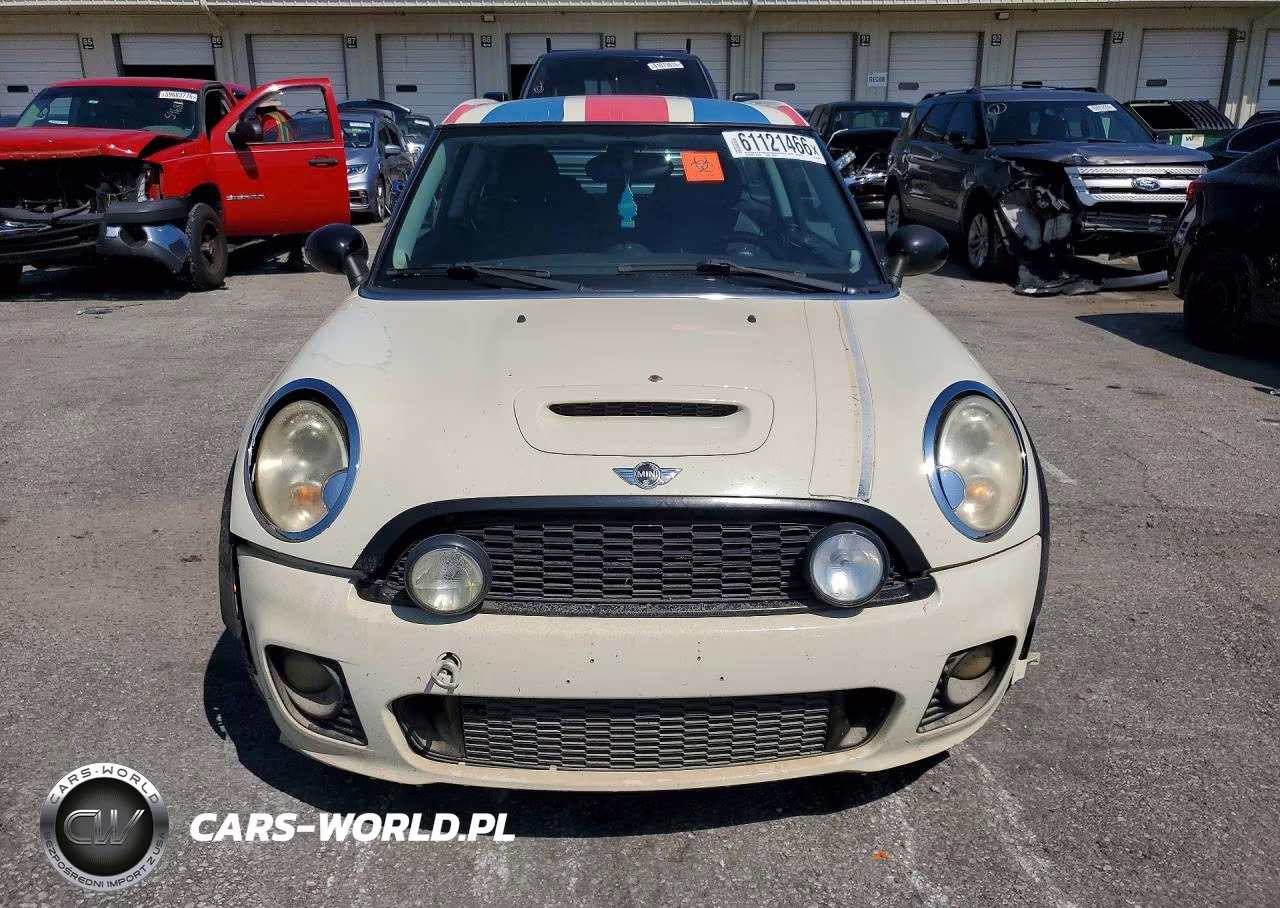 2010 Mini Cooper S Clubman VIN:WMWMM3C52ATP76240 - 5