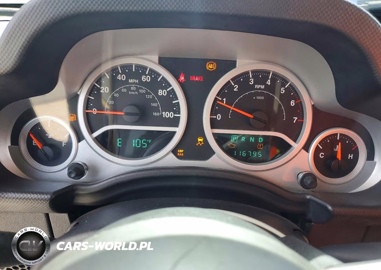 2010 Jeep Wrangler Sahara VIN:1J4BA5H1XAL119846 - 9