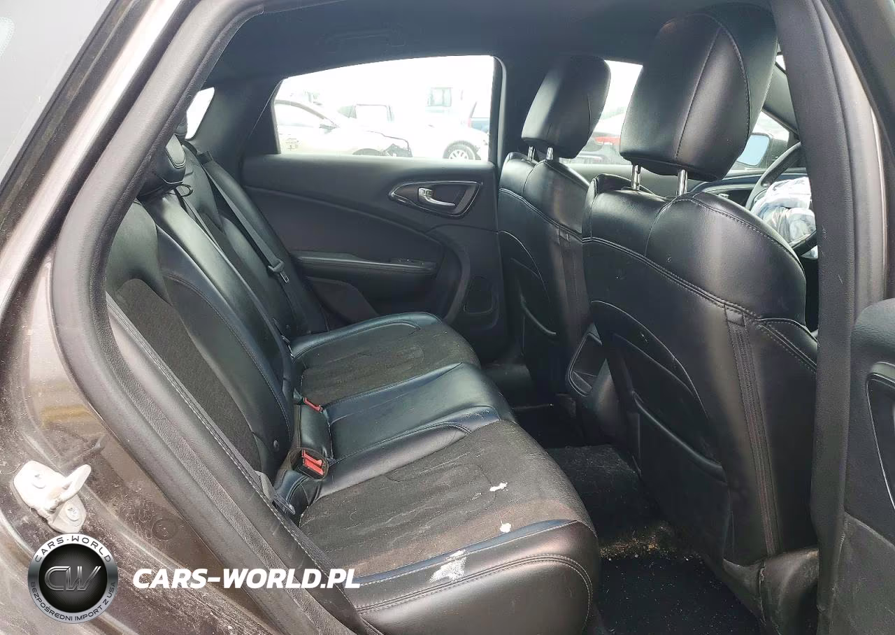 2015 Chrysler 200 S VIN:1C3CCCBB3FN718002 - 10