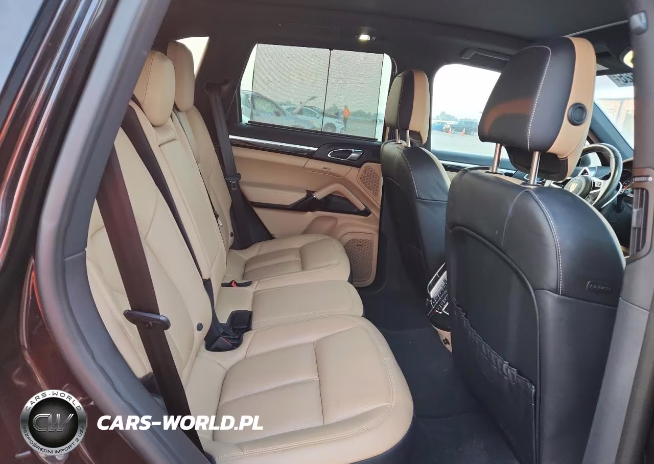 2016 Porsche Cayenne VIN:WP1AA2A22GLA10498 - 11