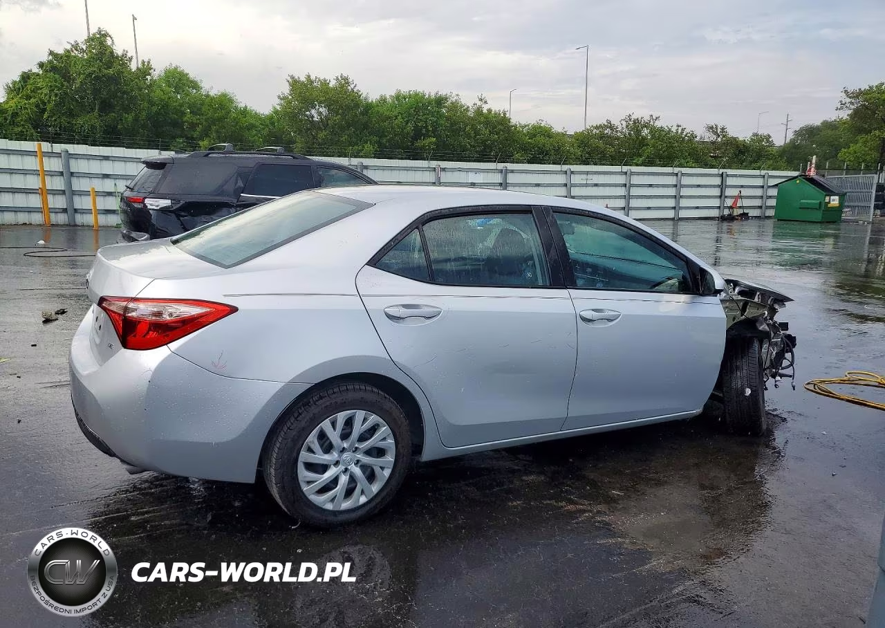 2019 Toyota Corolla Le VIN:5YFBURHE8KP945952 - 3
