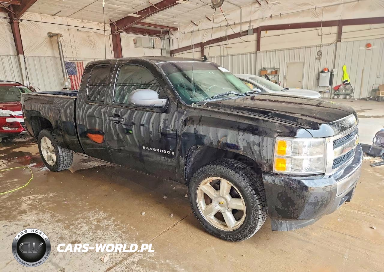2008 Chevrolet Silverado C1500 VIN:2GCEC19C281252381 - 4