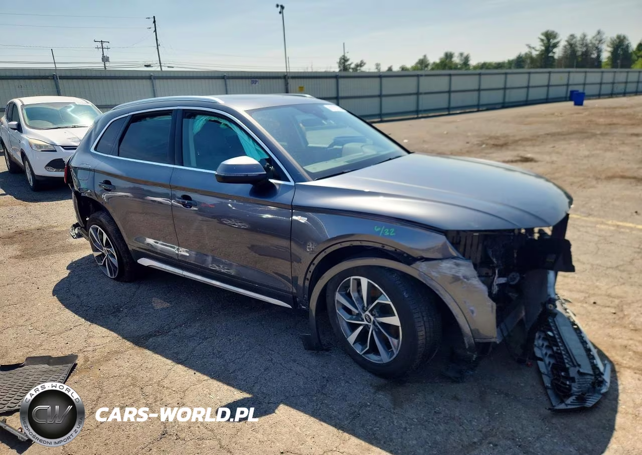 2023 Audi Q5 Premium 45 VIN:WA1GAAFY7P2091338 - 4