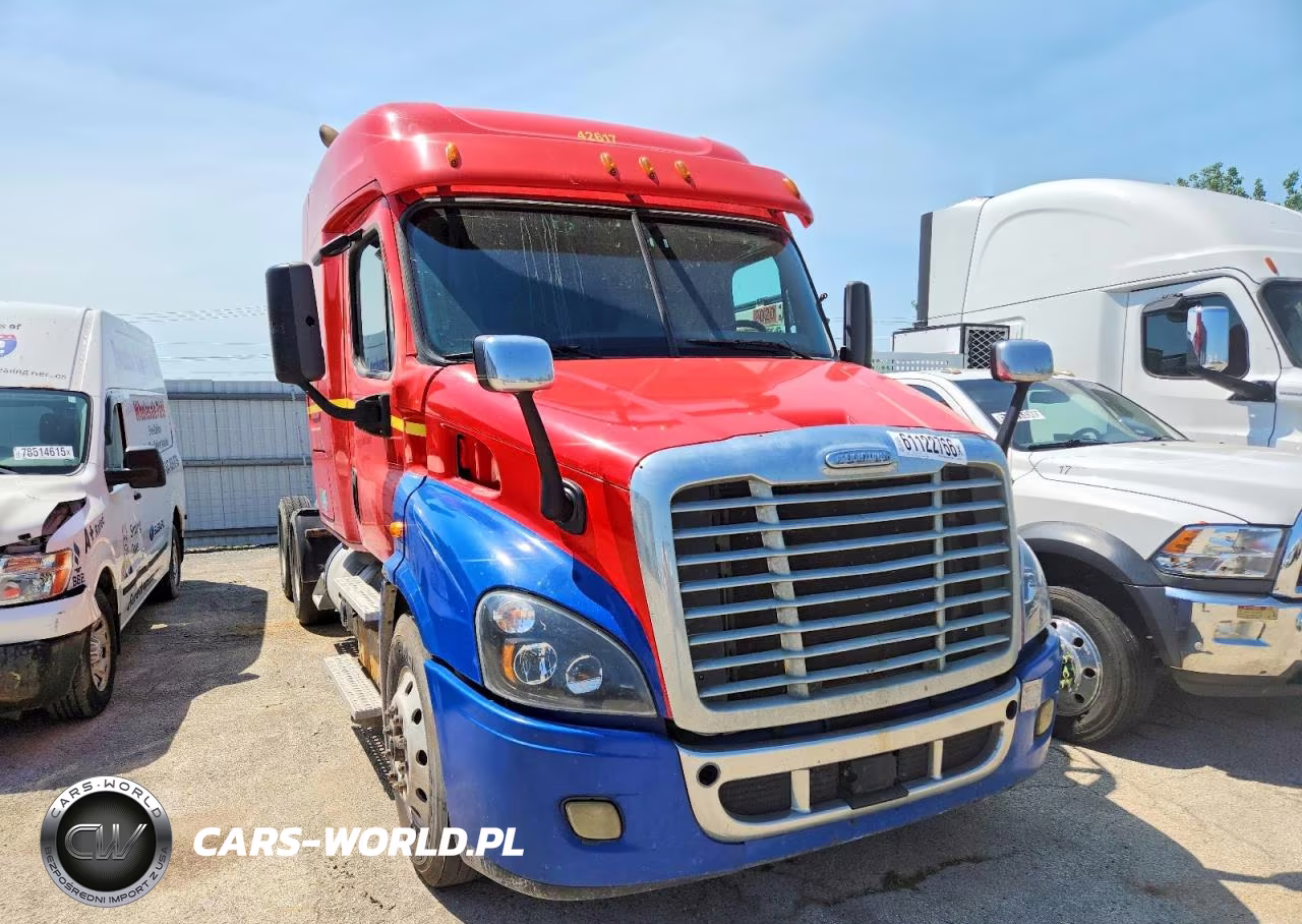 2017 Freightliner Cascadia 113 Semi Truck
