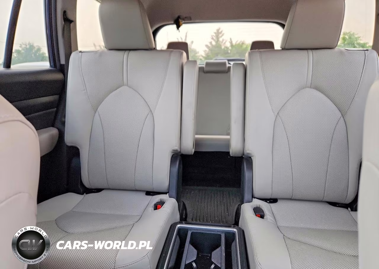 2024 Toyota Grand Highlander Limited VIN:5TDAAAB53RS040583 - 10