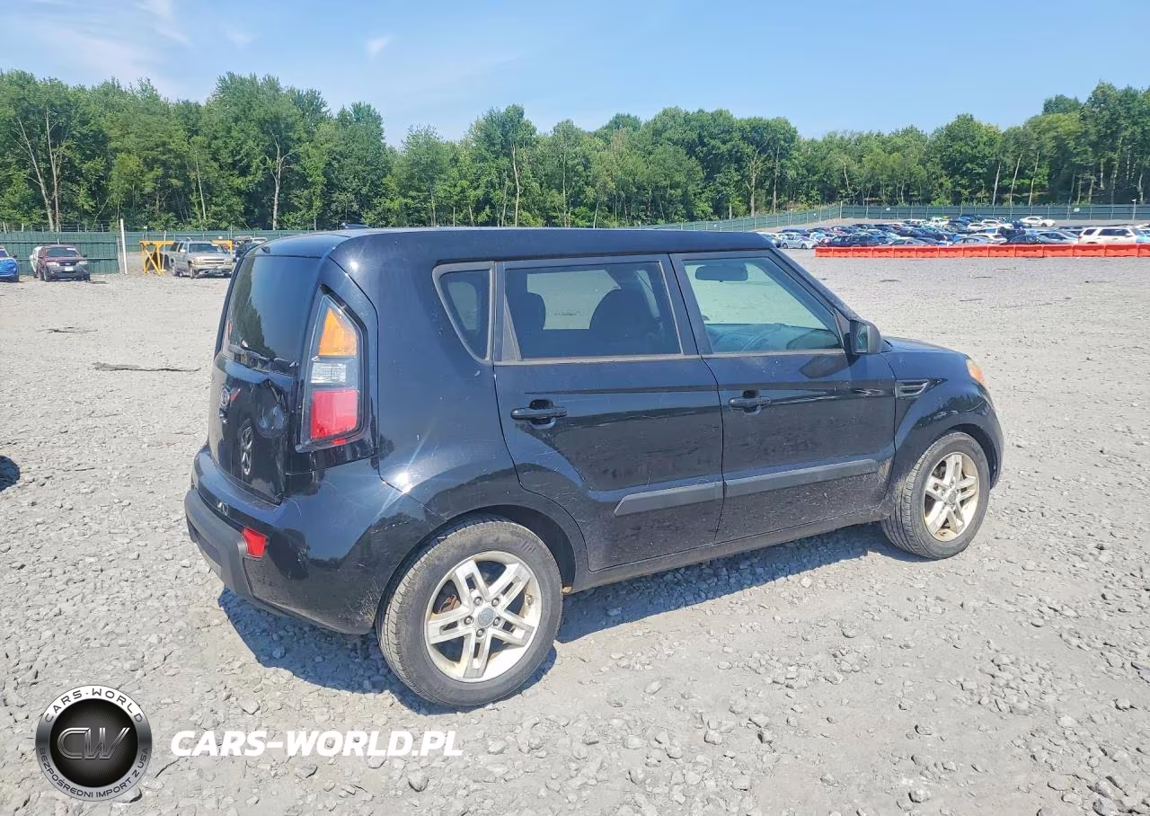 2011 Kia Soul + VIN:KNDJT2A20B7250341 - 3