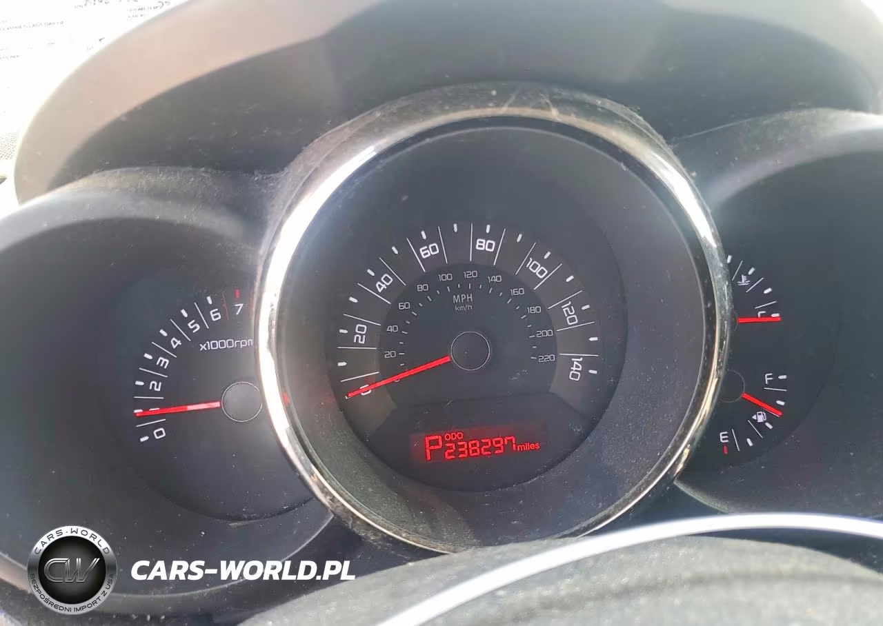 2011 Kia Soul + VIN:KNDJT2A20B7250341 - 9