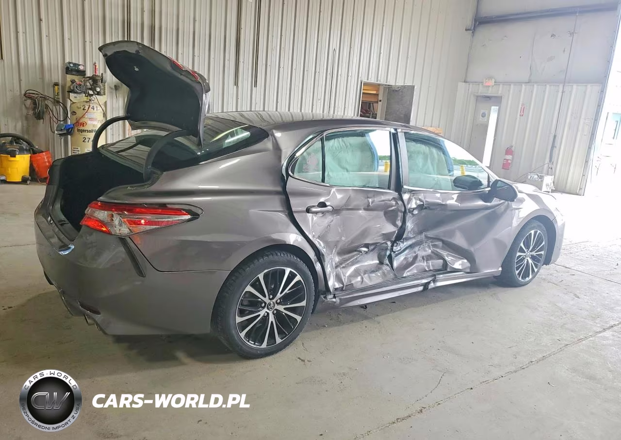 2018 Toyota Camry Se VIN:4T1B11HK3JU619666 - 3