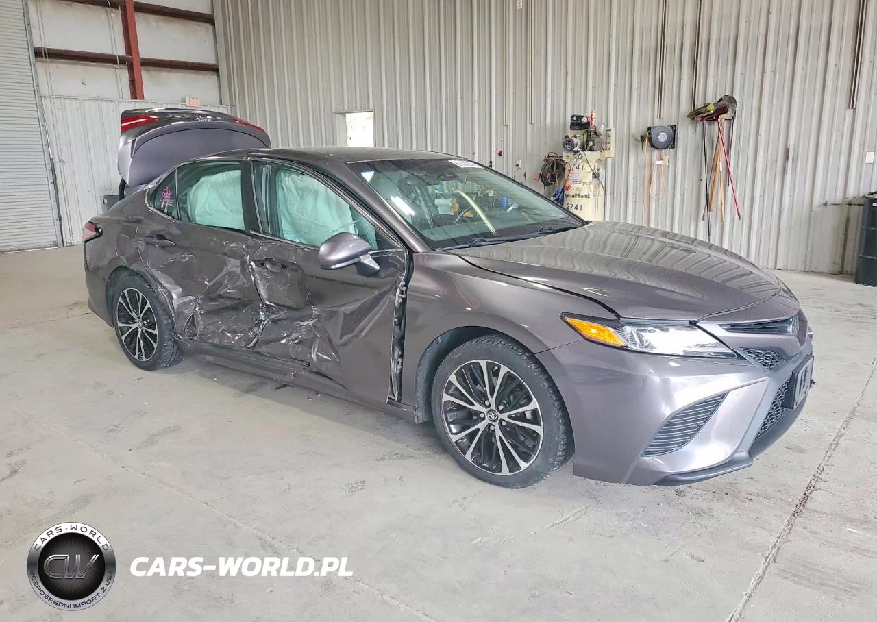 2018 Toyota Camry Se VIN:4T1B11HK3JU619666 - 4