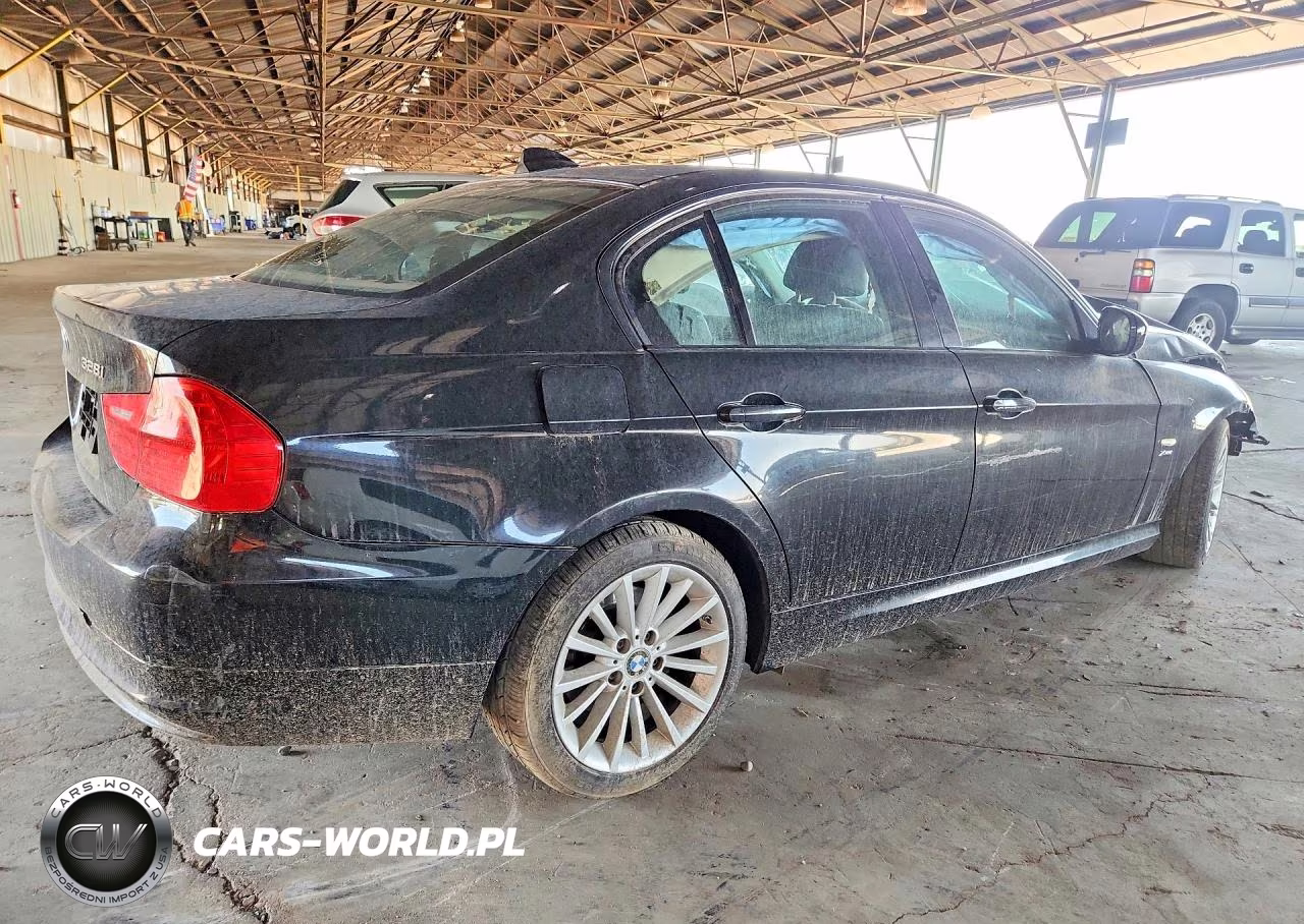 2009 BMW 328 Xi VIN:WBAPK73569A452130 - 3