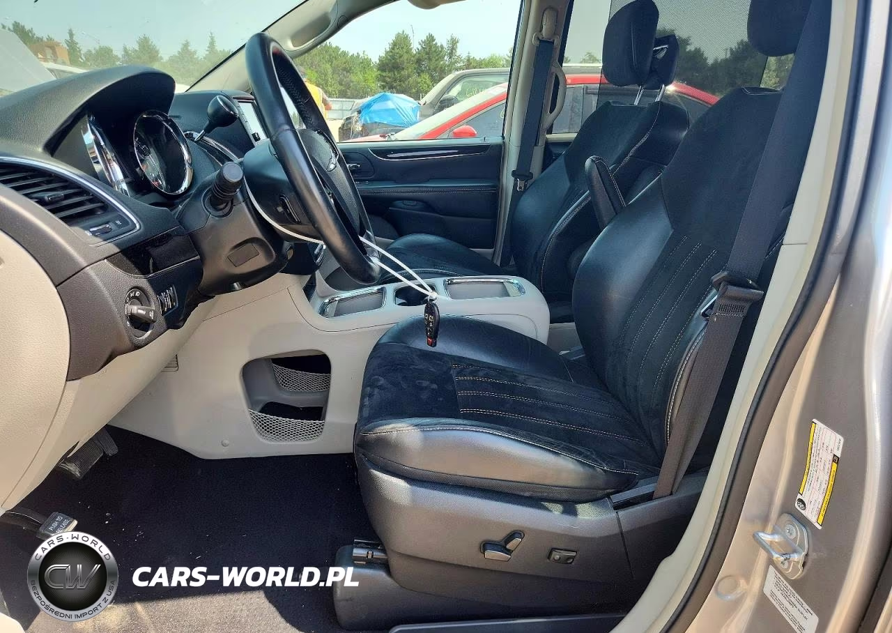 2016 Chrysler Town & Country Limited VIN:2C4RC1JG6GR221618 - 7