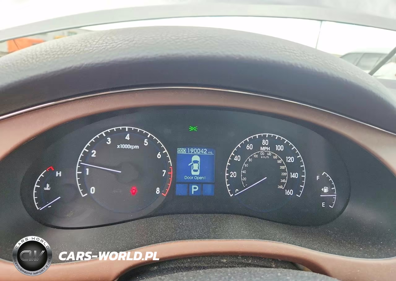 2009 Hyundai Genesis 4.6L VIN:KMHGC46F19U034457 - 9