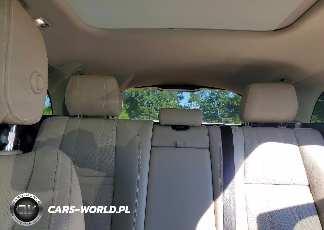 2019 Land Rover Range Rover Velar S VIN:SALYB2EX4KA780847 - 10