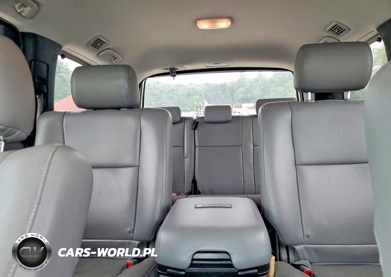 2011 Toyota Sequoia Platinum VIN:5TDDY5G18BS049968 - 10