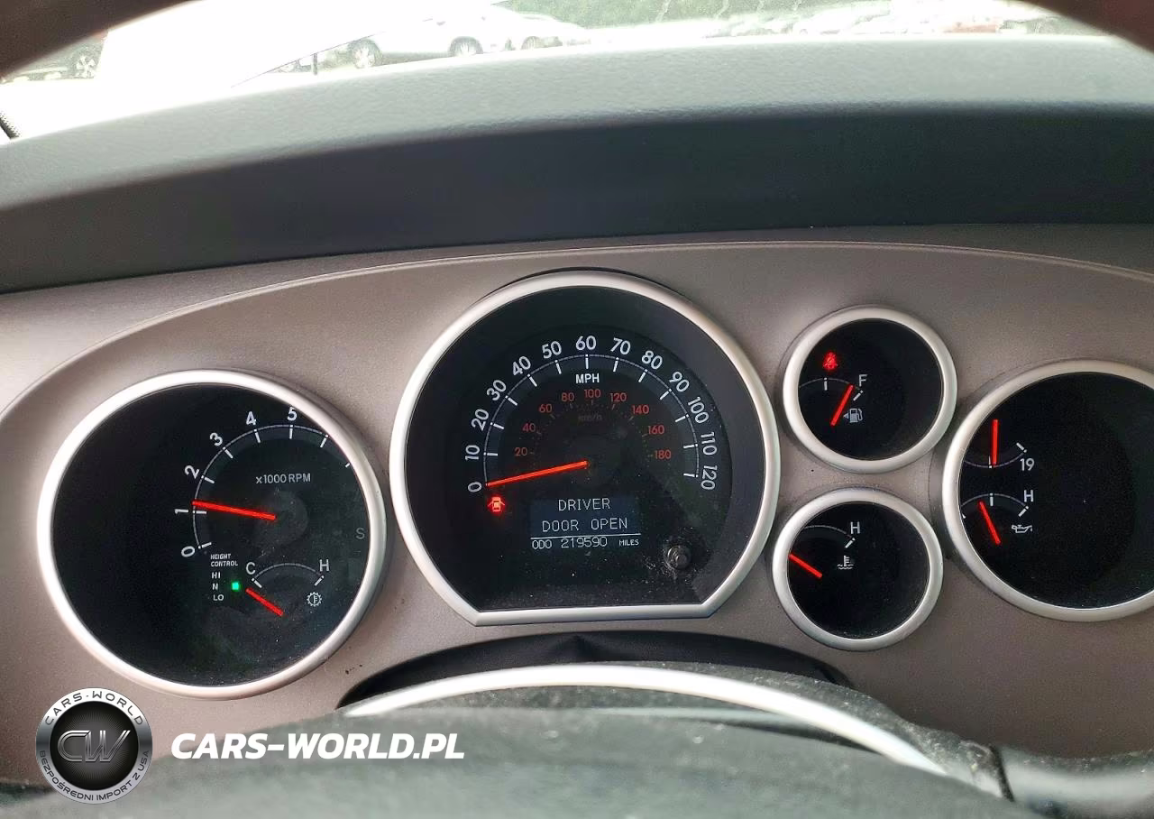 2011 Toyota Sequoia Platinum VIN:5TDDY5G18BS049968 - 9