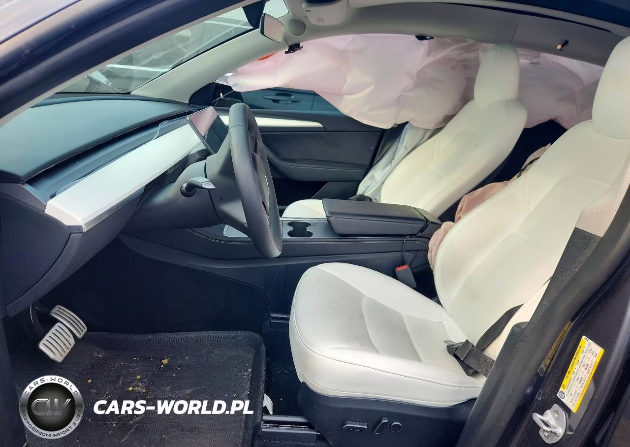 2023 Tesla Model Y VIN:7SAYGDEFXPF858898 - 7