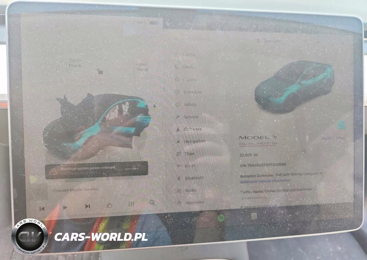 2023 Tesla Model Y VIN:7SAYGDEFXPF858898 - 9