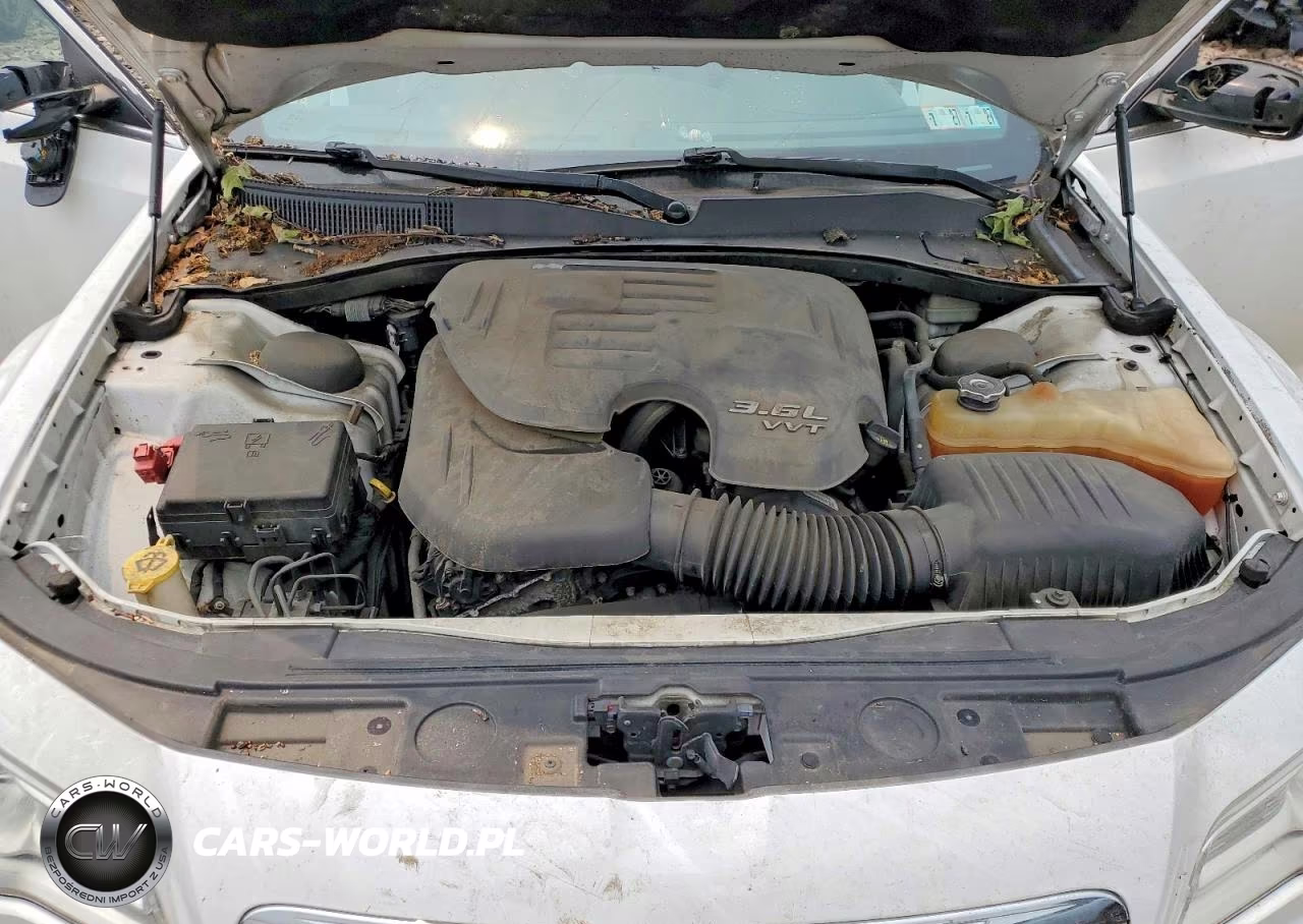 2014 Chrysler 300C VIN:2C3CCAEG9EH321140 - 11