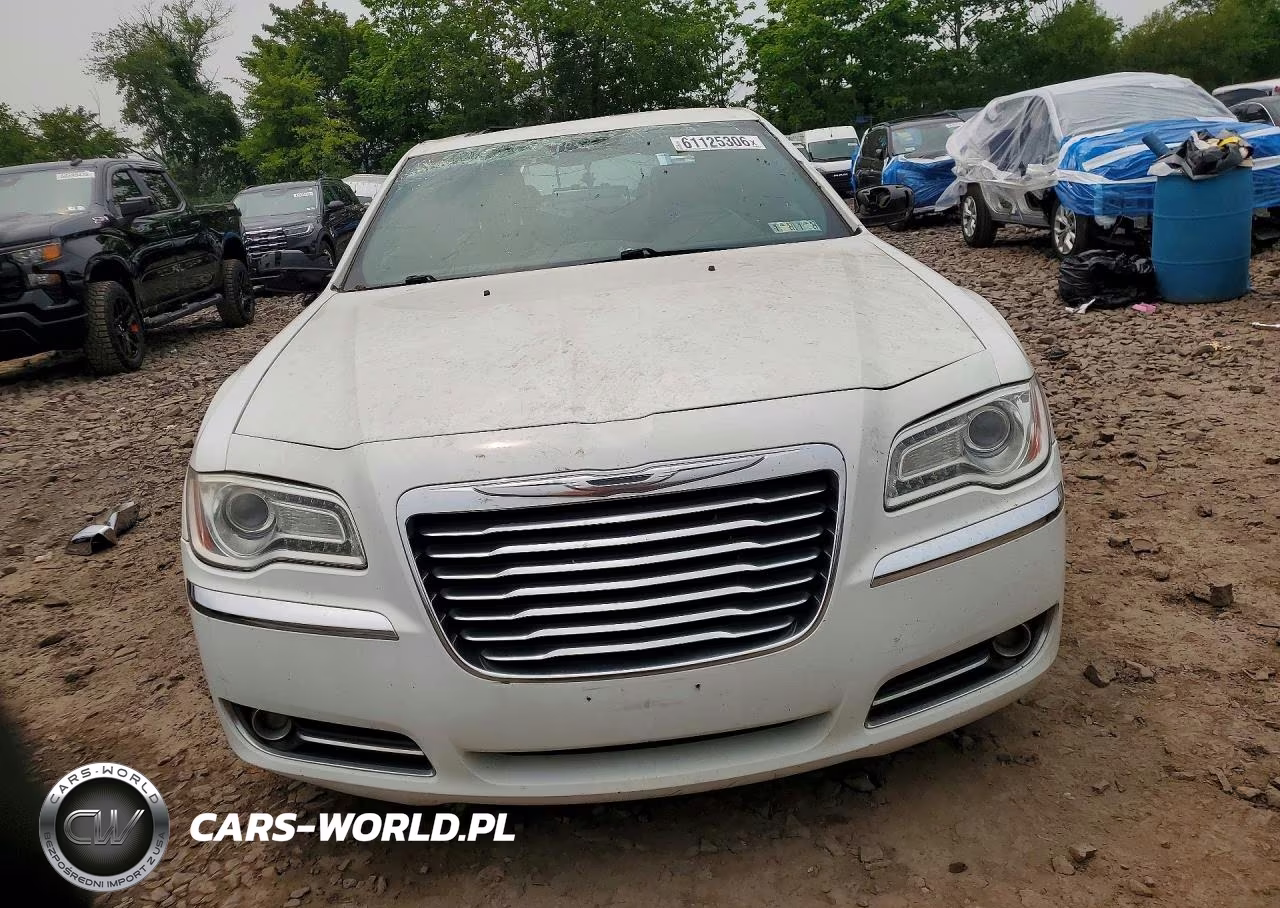 2014 Chrysler 300C VIN:2C3CCAEG9EH321140 - 5