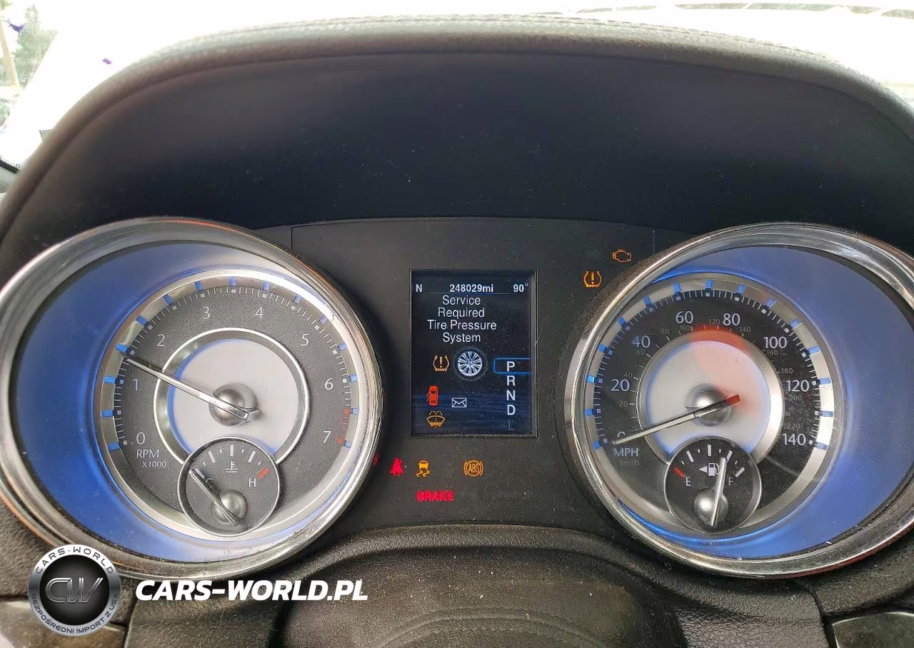 2014 Chrysler 300C VIN:2C3CCAEG9EH321140 - 9