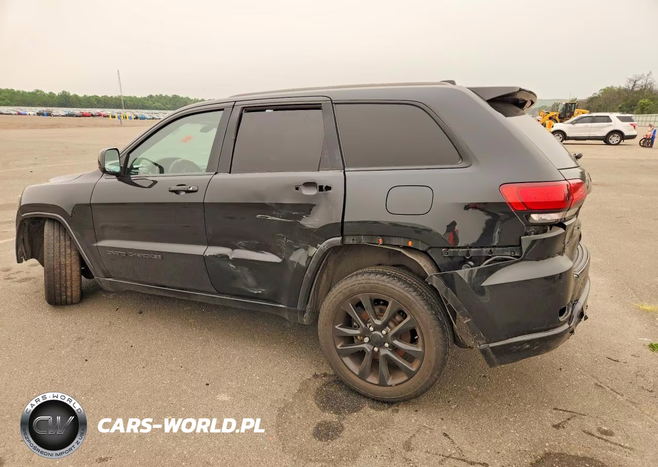 2018 Jeep Grand Cherokee Laredo VIN:1C4RJFAG2JC445679 - 2