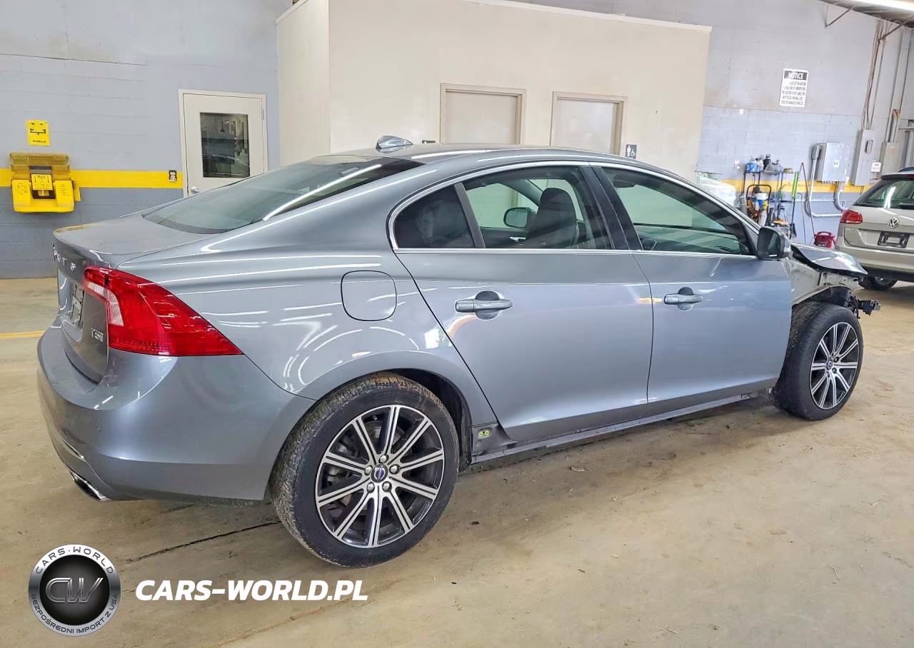 2018 Volvo S60 Premier VIN:LYV402HK3JB163782 - 3