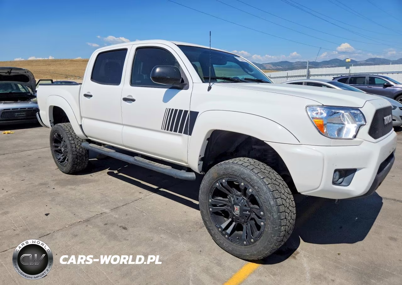 2012 Toyota Tacoma Double Cab VIN:5TFLU4EN2CX040556 - 4