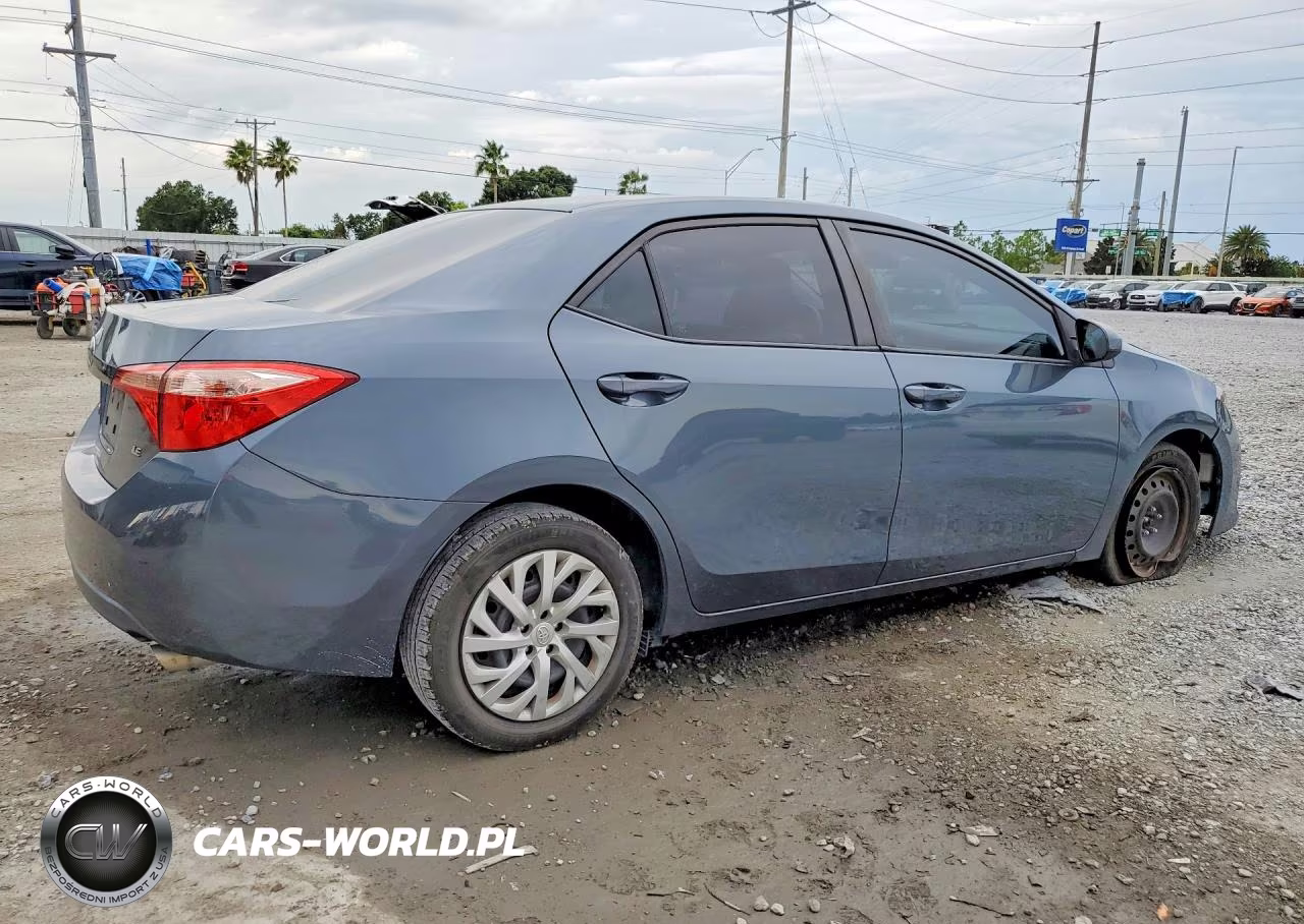 2019 Toyota Corolla Le VIN:2T1BURHE6KC209222 - 3