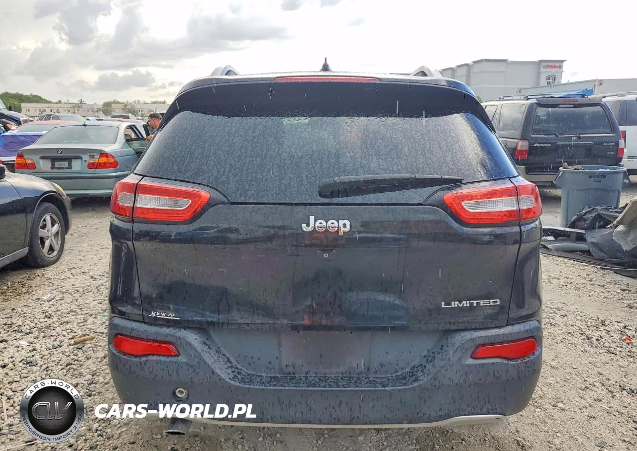 2015 Jeep Cherokee Latitude VIN:1C4PJLCB8FW617646 - 6