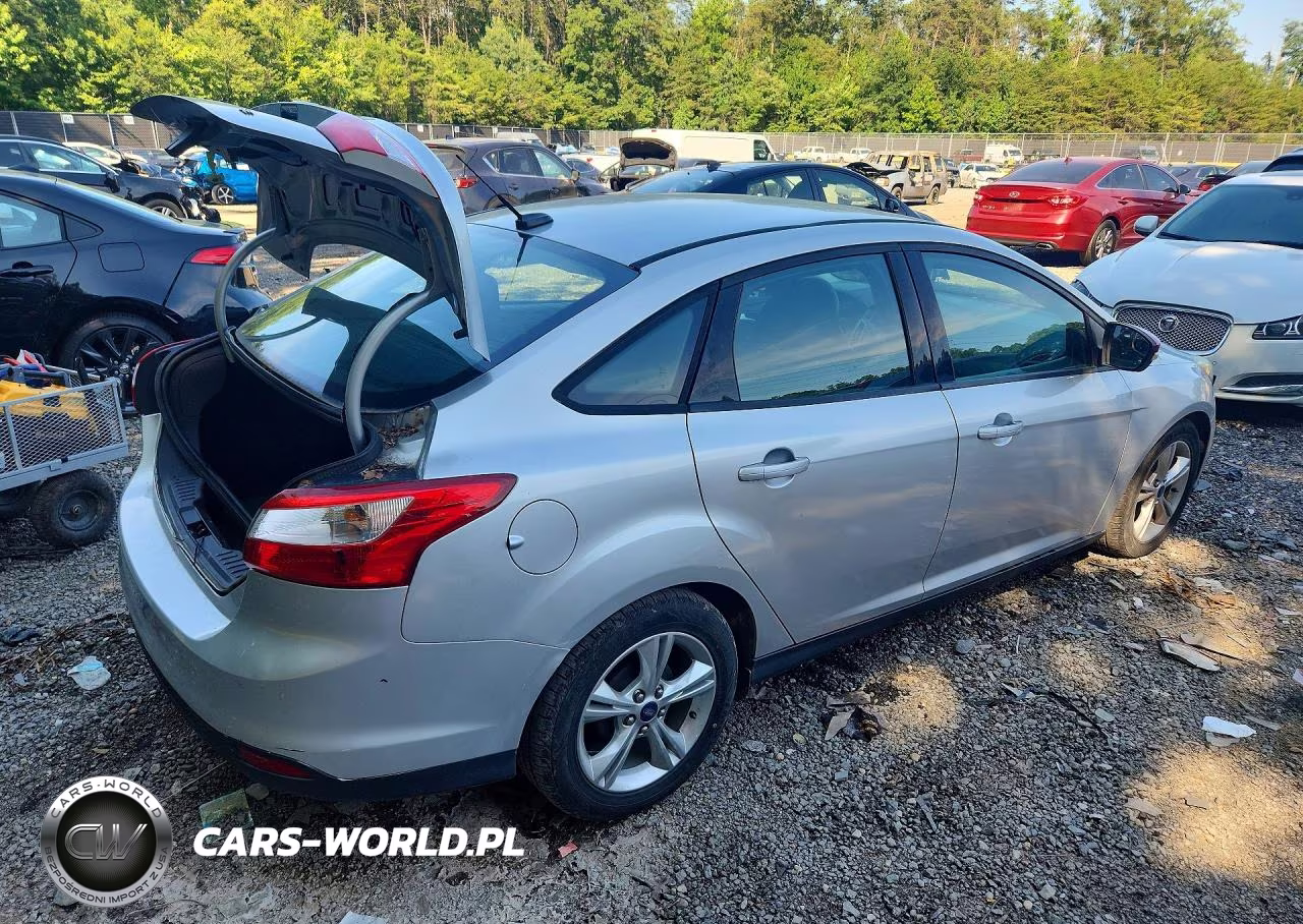 2014 Ford Focus Se VIN:1FADP3F20EL259817 - 3